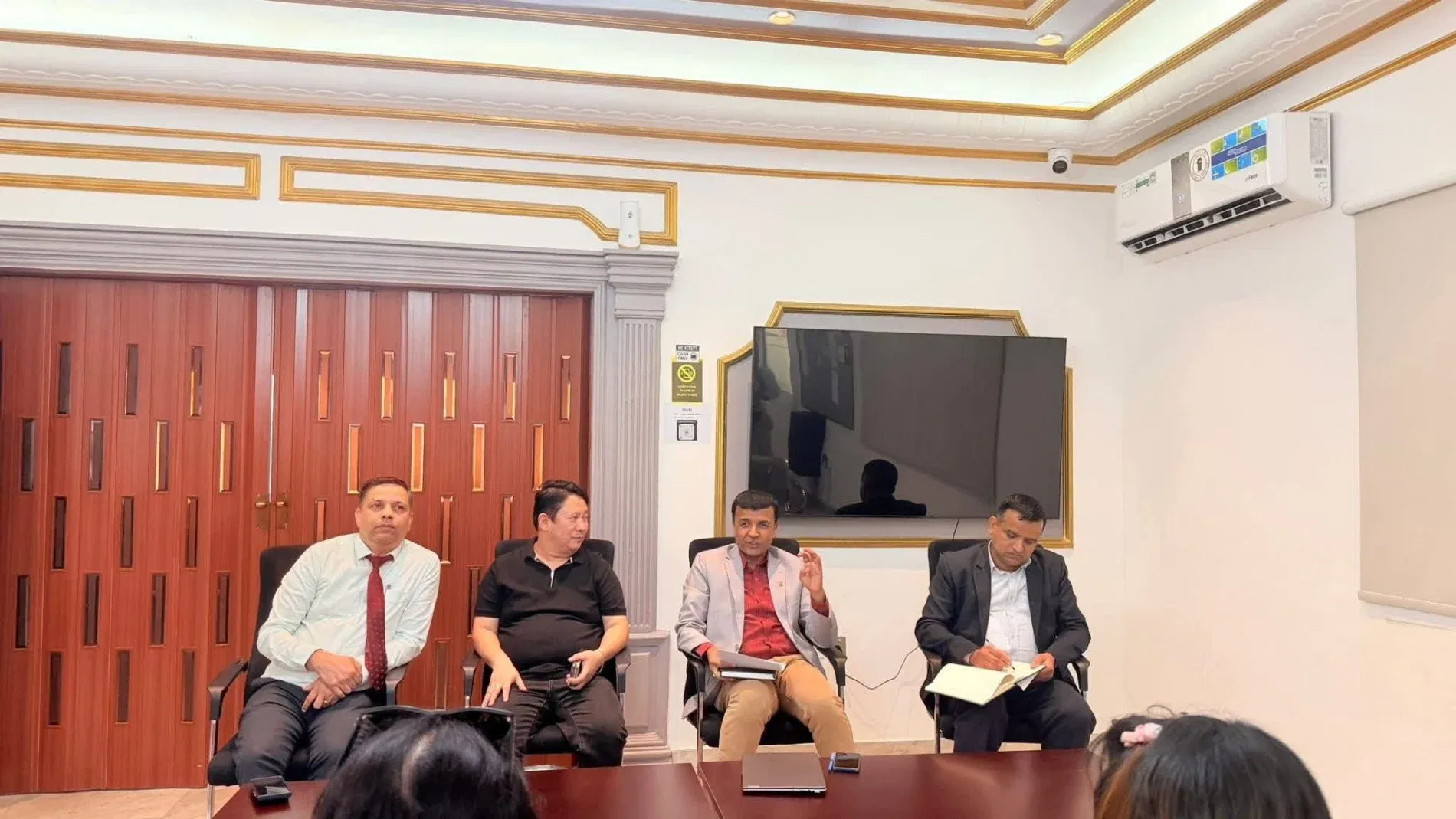 महावाणिज्य दूतावास दुबईद्वारा नेपाली संघ–संस्थासँग अन्तरक्रिया FB IMG 1775957886936